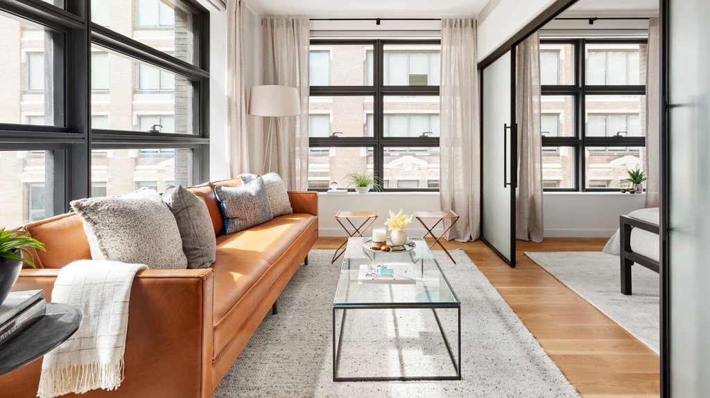 547 West 47th Street, Unit 409 photo 4