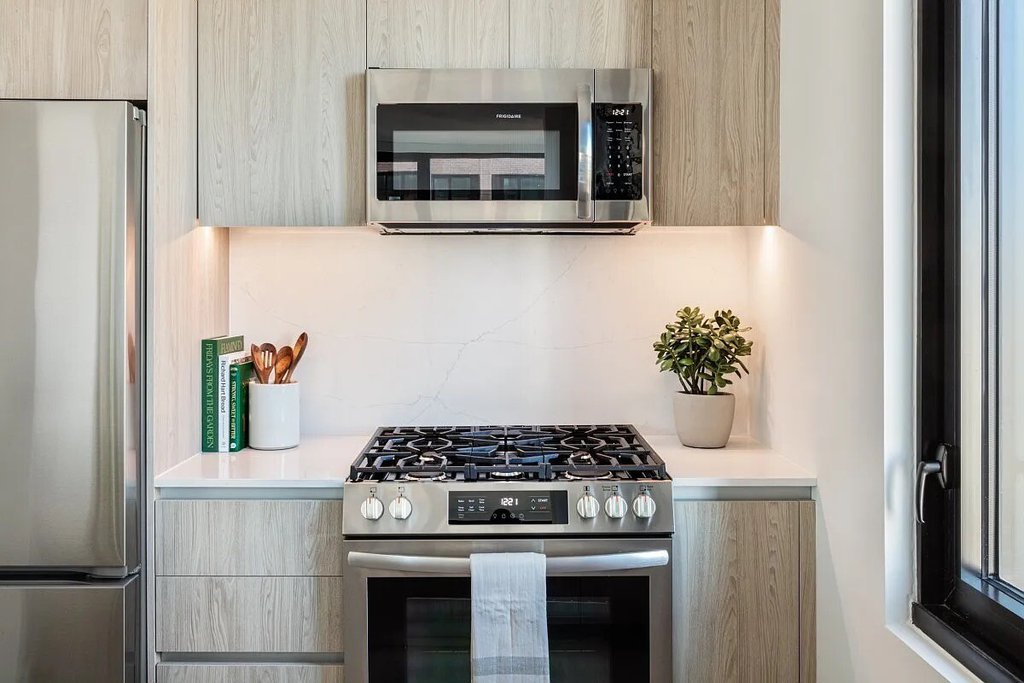 54 Crown Street, Unit 1215 photo 8