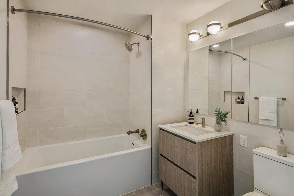 54 Crown Street, Unit 1215 photo 4