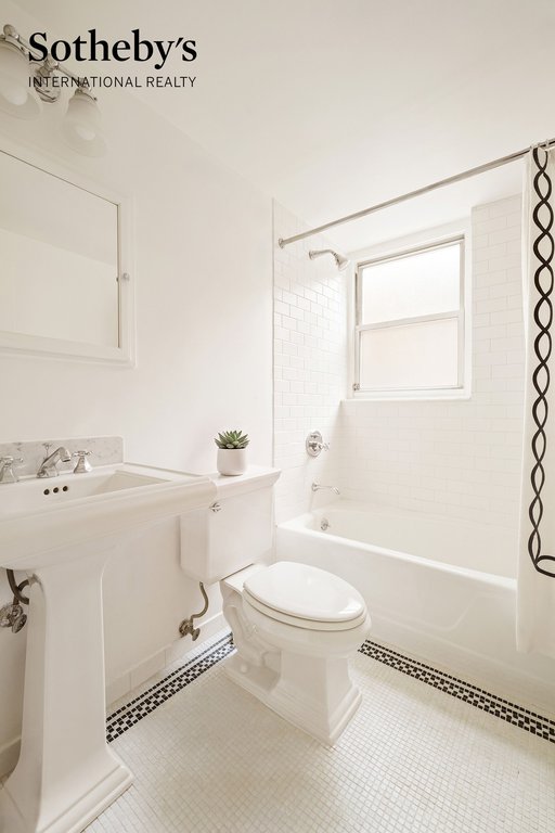 155 East 72nd Street, Unit 2D photo 6