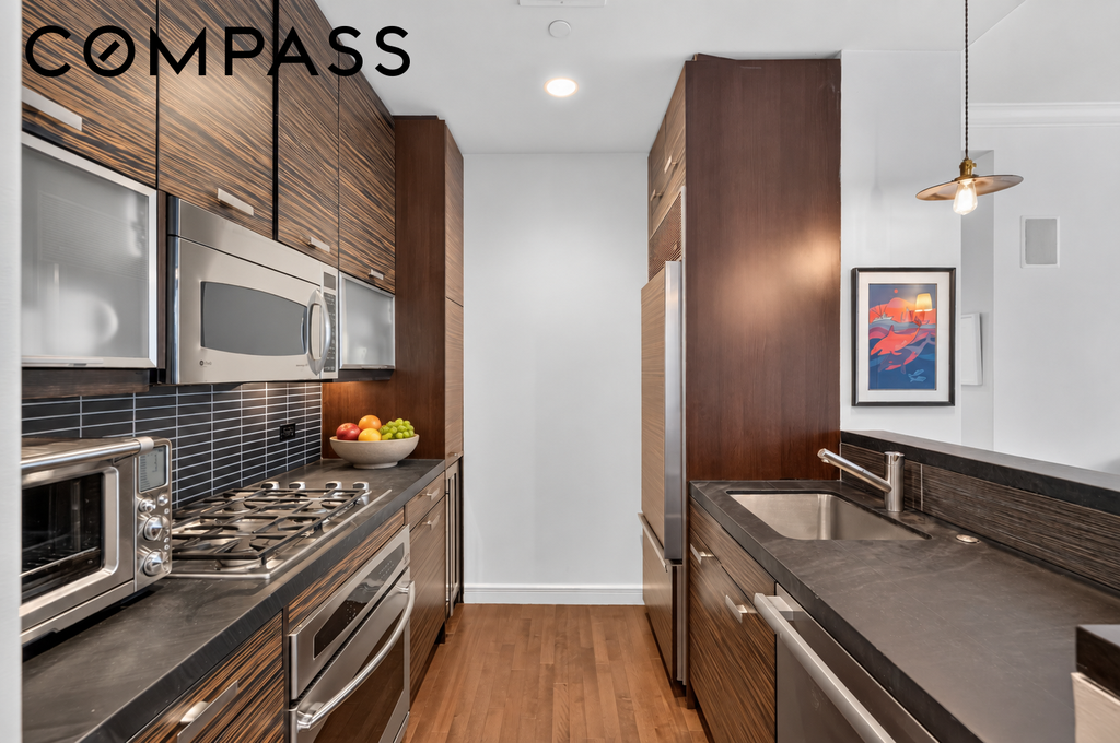 101 West 24th Street, Unit 27H photo 5