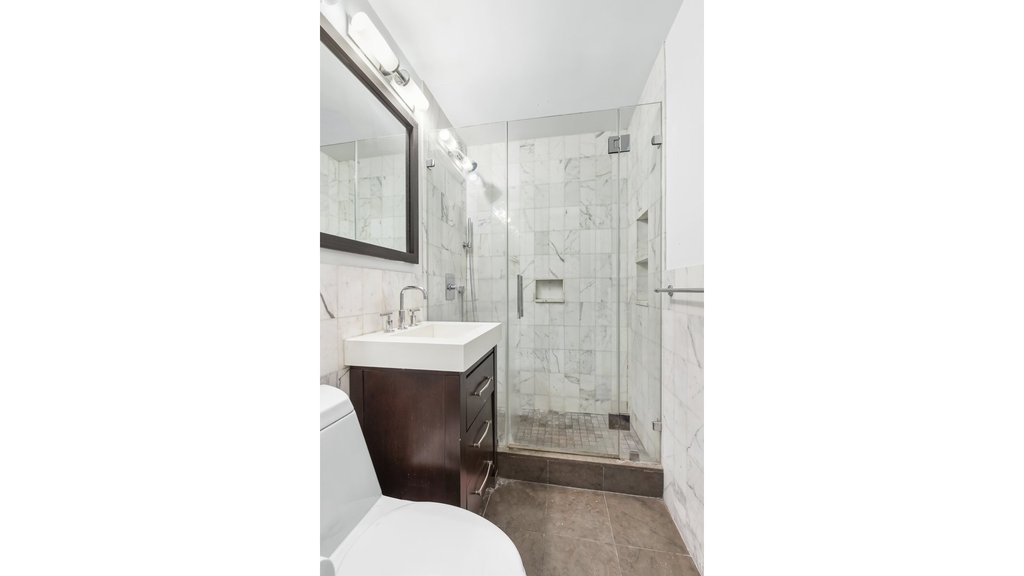 201 East 15th Street, Unit 2D photo 6