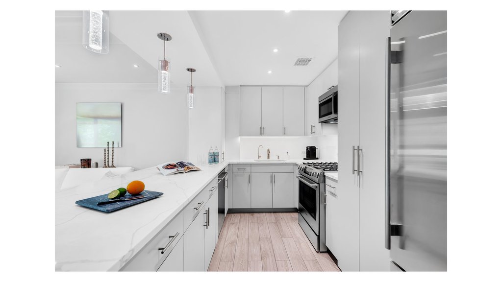 750 Park Avenue, Unit 4B photo 4