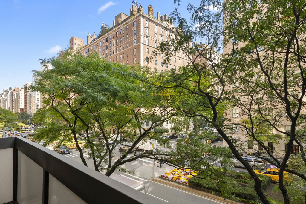 750 Park Avenue, Unit 4B photo 9