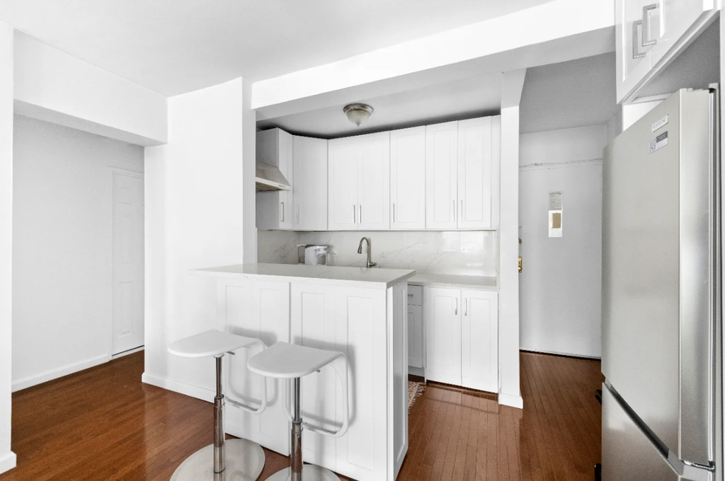 408 West 57th Street, Unit 7L photo 7