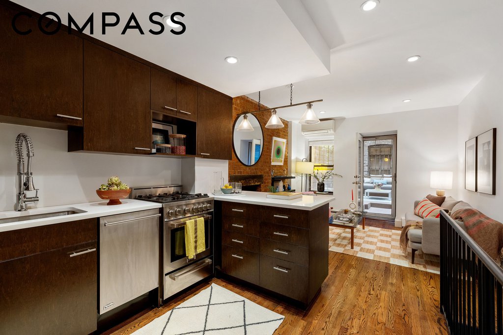 118 Suffolk Street, Unit 1B photo 3