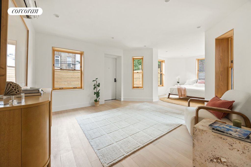 168 Hancock Street, Unit 1 photo 5