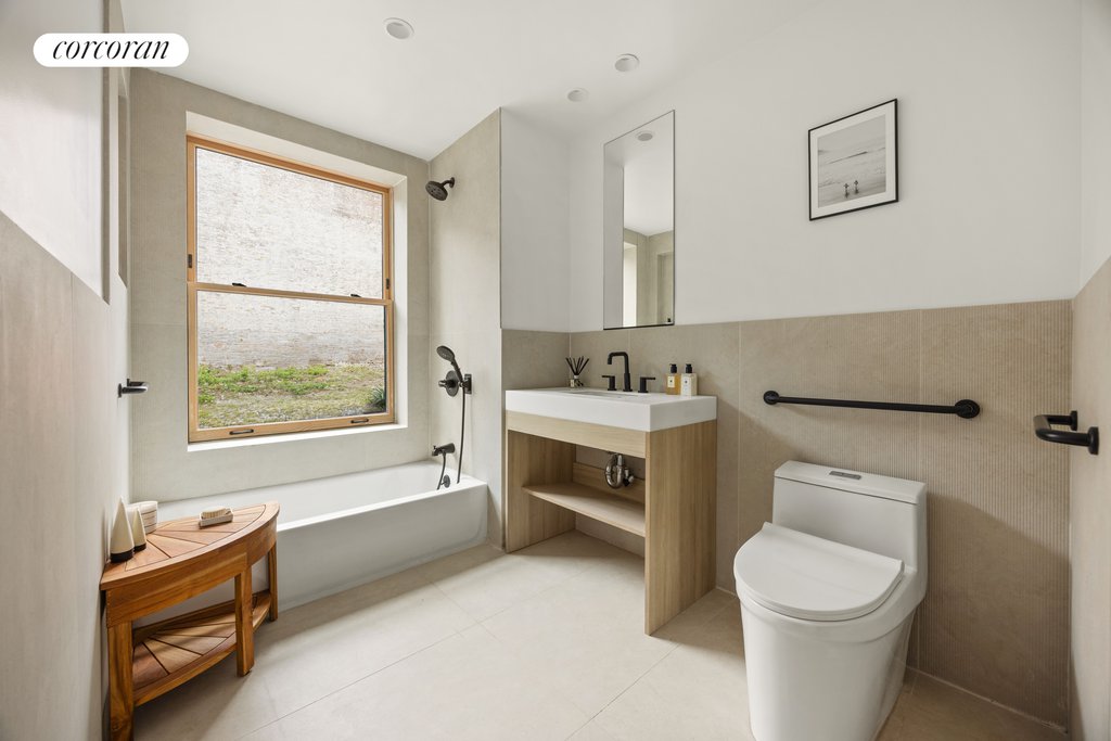 168 Hancock Street, Unit 1 photo 9