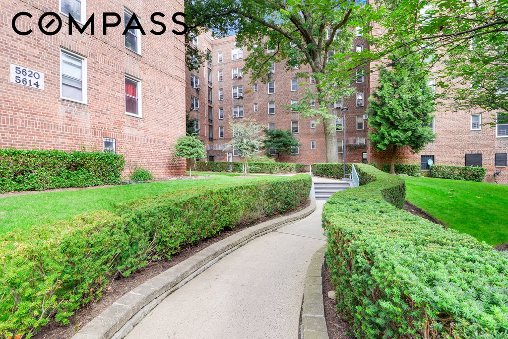 5614 Netherland Avenue, Unit 4E photo 6