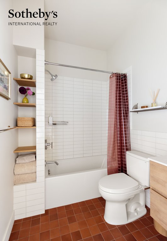 588 Henry Street, Unit 2 photo 6