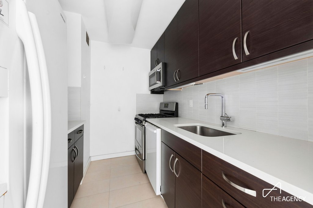 205 West End Avenue, Unit 28R photo 8