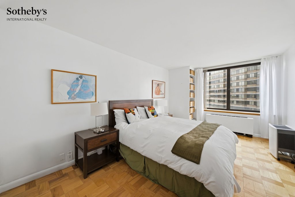 415 East 37th Street, Unit 17N photo 16