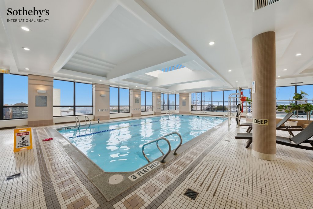 415 East 37th Street, Unit 17N photo 17