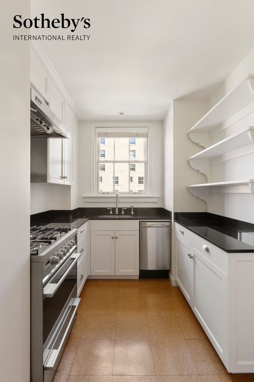 3 East 77th Street, Unit 11A photo 5