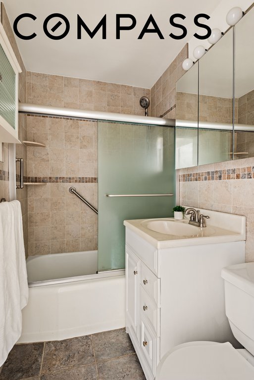 310 East 70th Street, Unit 12R photo 4
