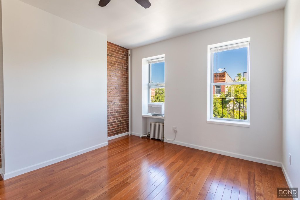 223 Franklin Street, Unit 4R photo 3