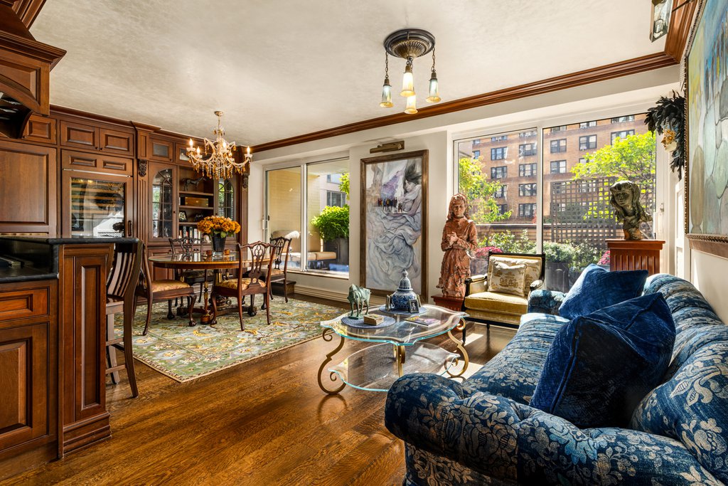 200 East 69th Street, Unit 4LM photo 2