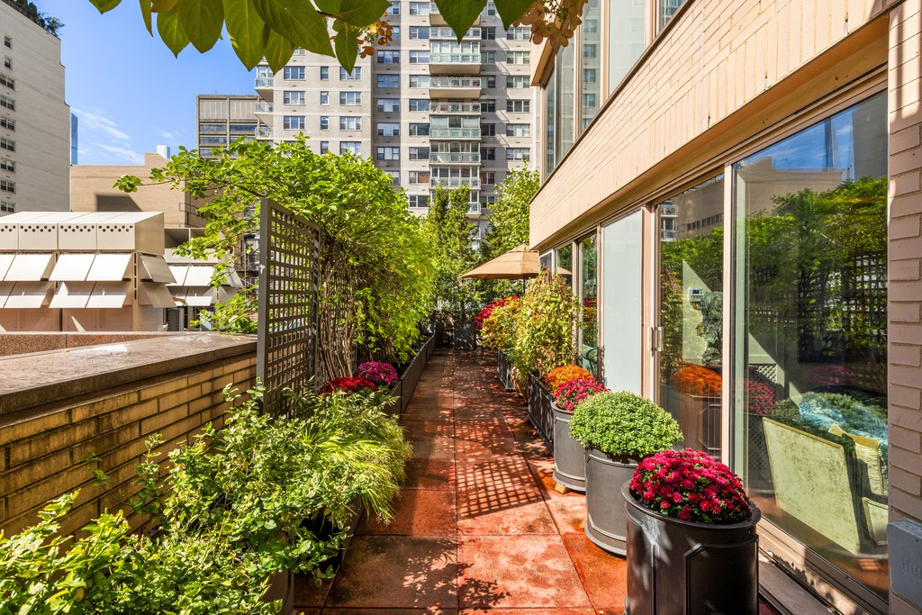 200 East 69th Street, Unit 4LM photo 7
