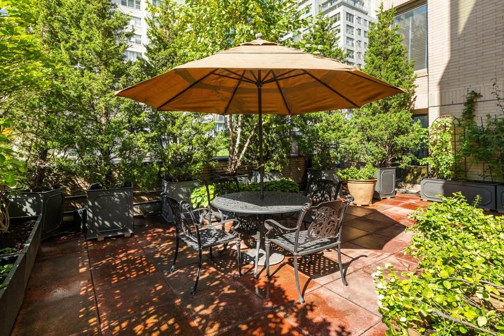 200 East 69th Street, Unit 4LM photo 6