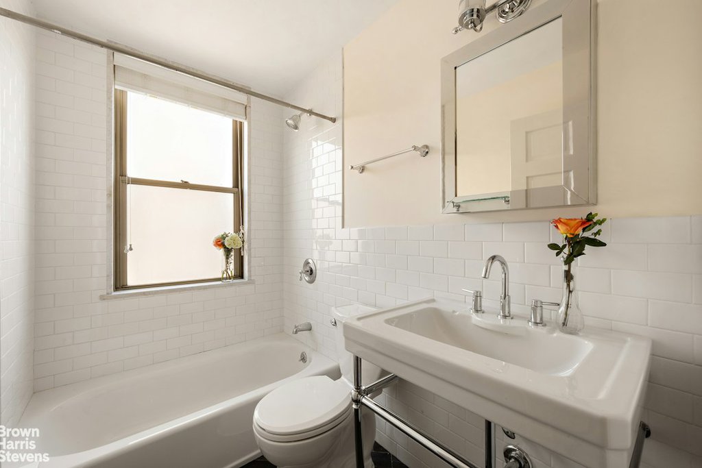 301 East 79th Street, Unit 16B photo 9