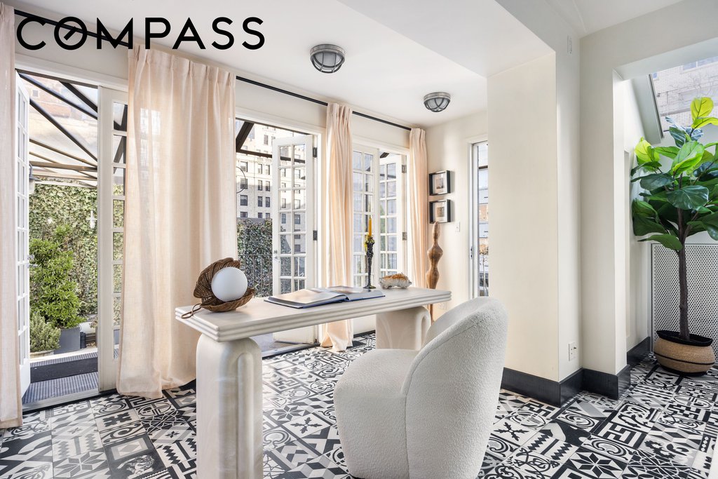 15 East 70th Street, Unit PHB photo 8