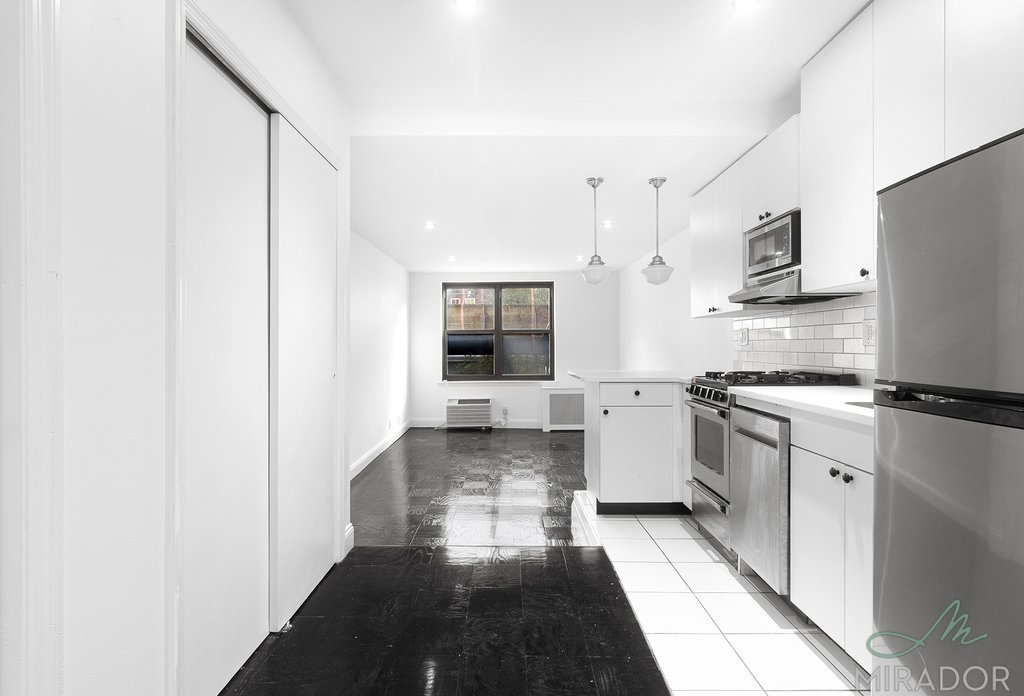 255 West 14th Street, Unit 2E