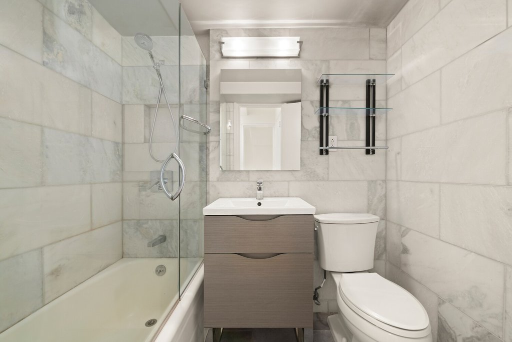 33 Greenwich Avenue, Unit 3C photo 5