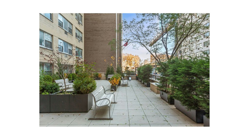 333 East 46th Street, Unit 5E photo 13