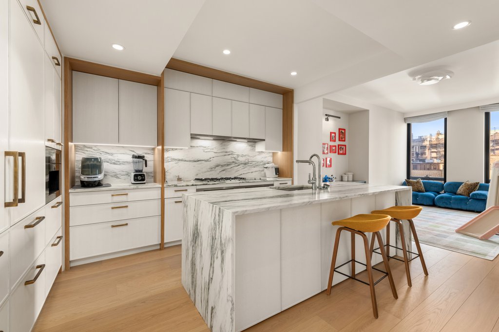 50 West 66th Street, Unit 10C photo 3