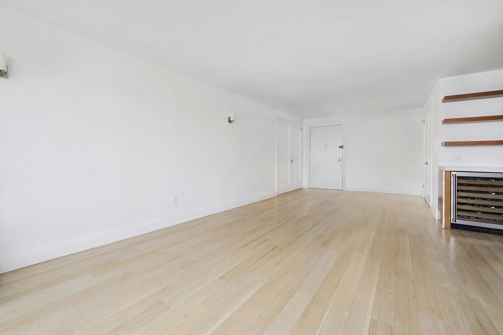 61 Jane Street, Unit 8J photo 11