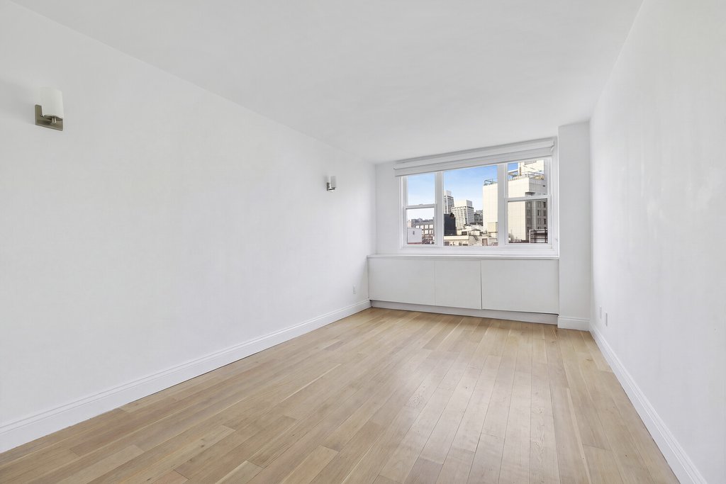61 Jane Street, Unit 8J photo 15