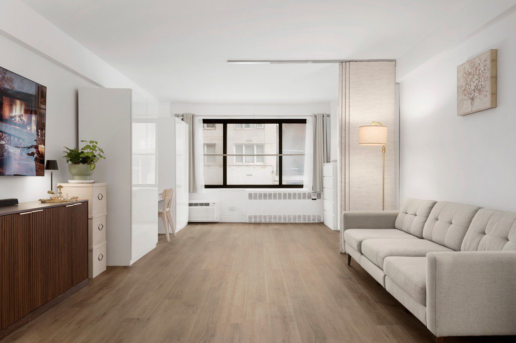 200 East 36th Street, Unit 2G photo 3