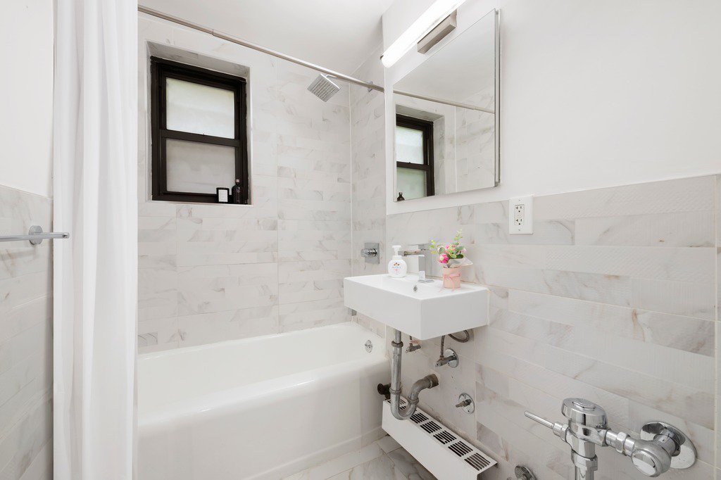 200 East 36th Street, Unit 2G photo 8