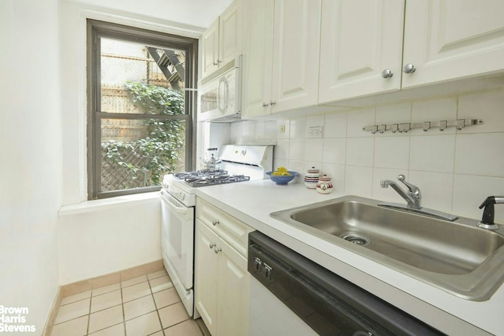 210 East 73rd Street, Unit 1E photo 4