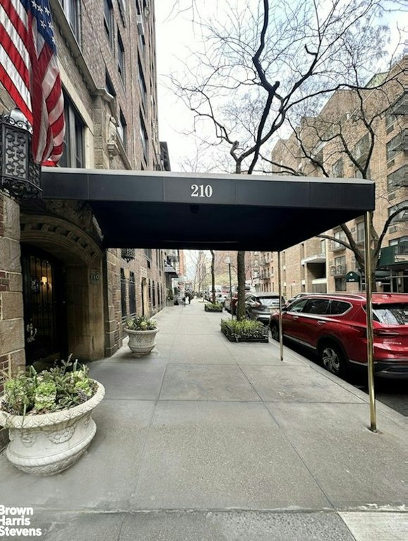210 East 73rd Street, Unit 1E photo 9