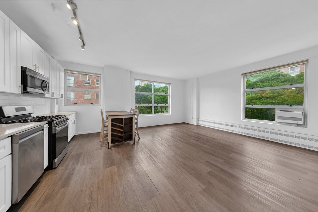 70 La Salle Street, Unit 5G photo 3