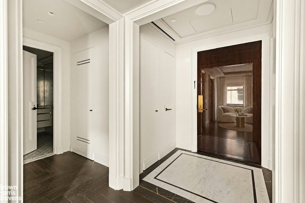 303 Park Avenue, Unit 2224 photo 3