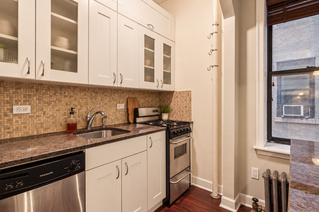 485 Central Park West, Unit APT2G photo 6