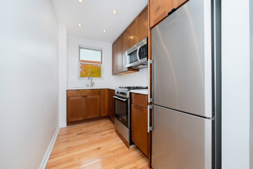 50-15 39th Street, Unit 3E photo 5