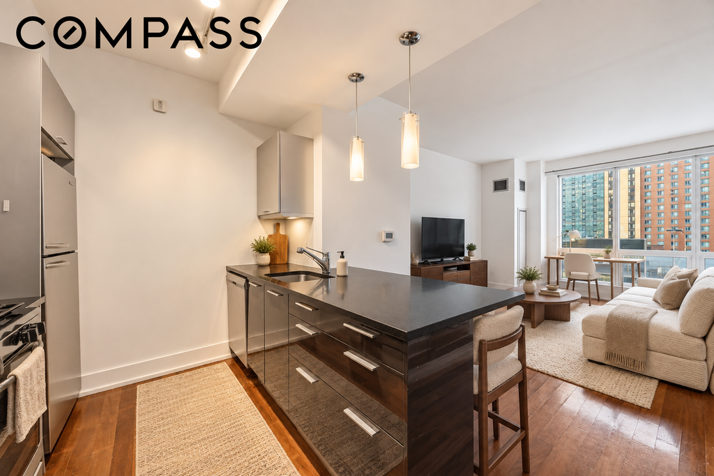 350 West 42nd Street, Unit 12H photo 3