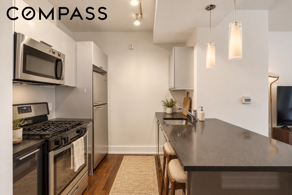 350 West 42nd Street, Unit 12H photo 7