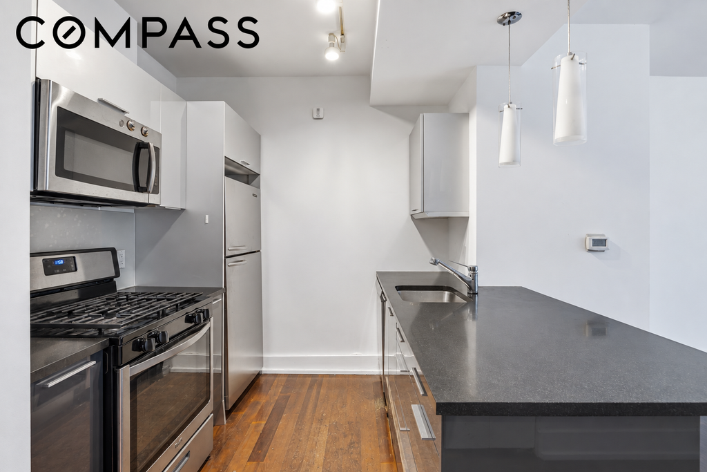 350 West 42nd Street, Unit 12H photo 8