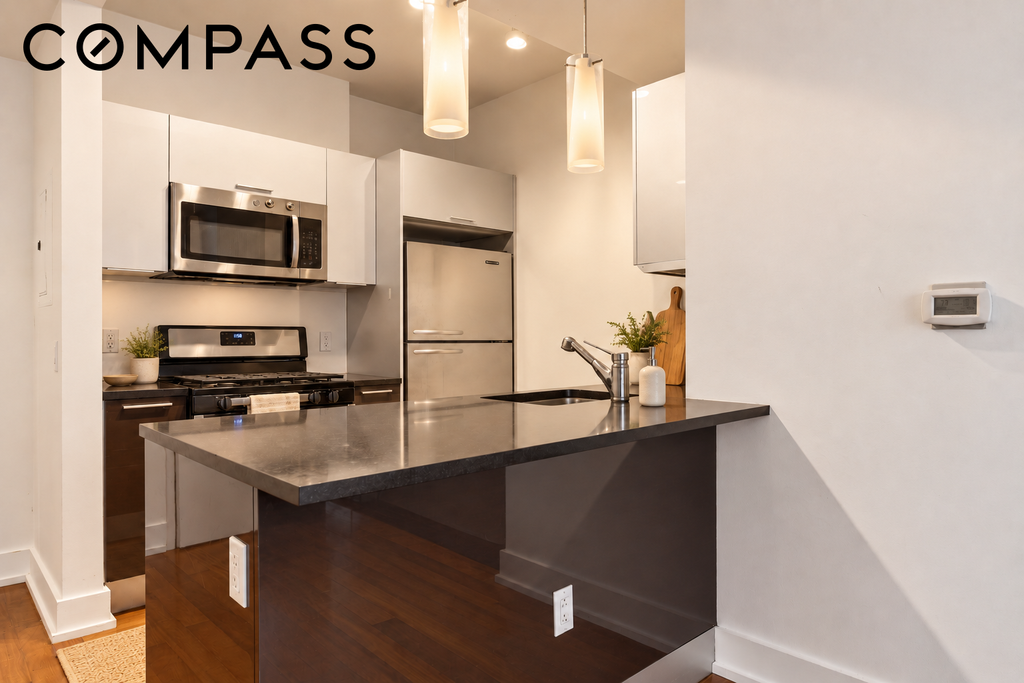 350 West 42nd Street, Unit 12H photo 9