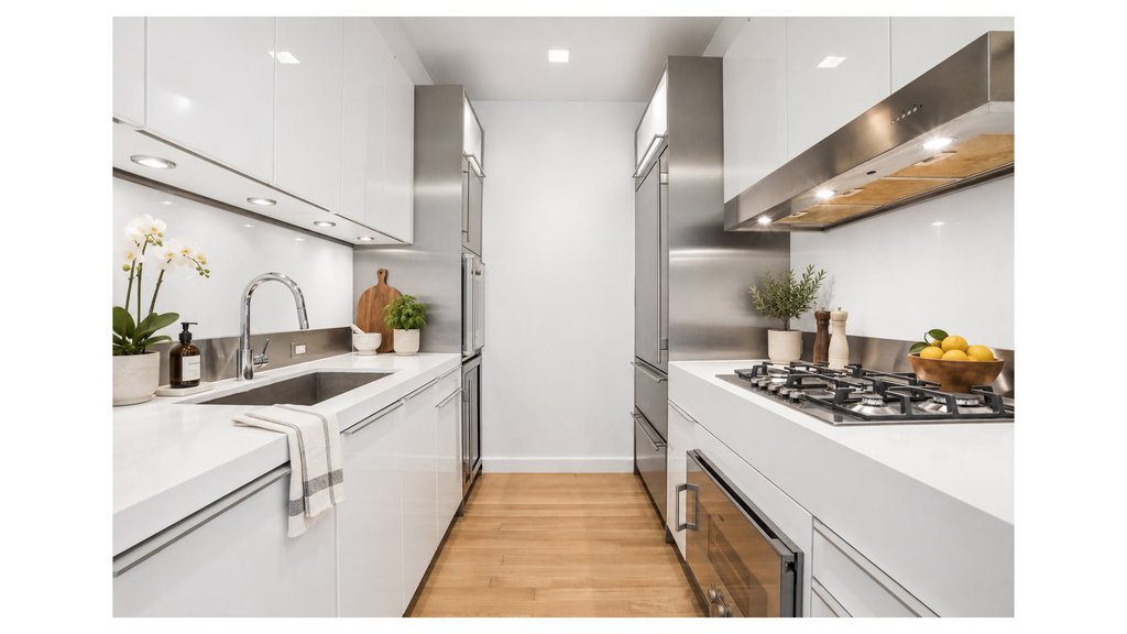 400 East 67th Street, Unit 23B photo 2