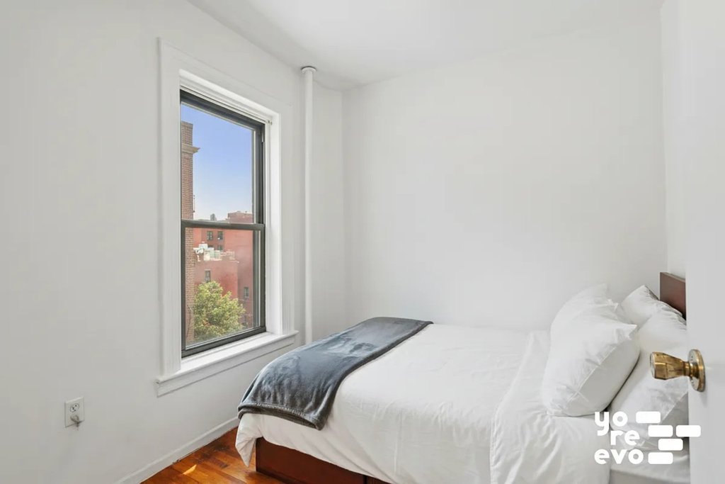 227 West 11th Street, Unit 53 photo 6