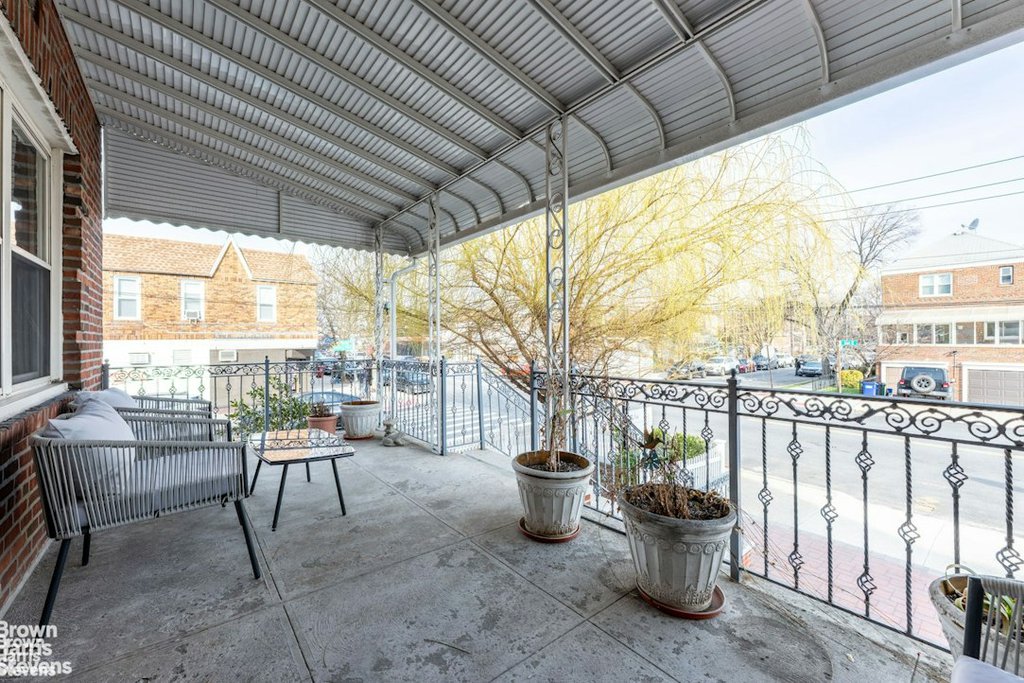 2954 Avenue R – For Sale photo 4