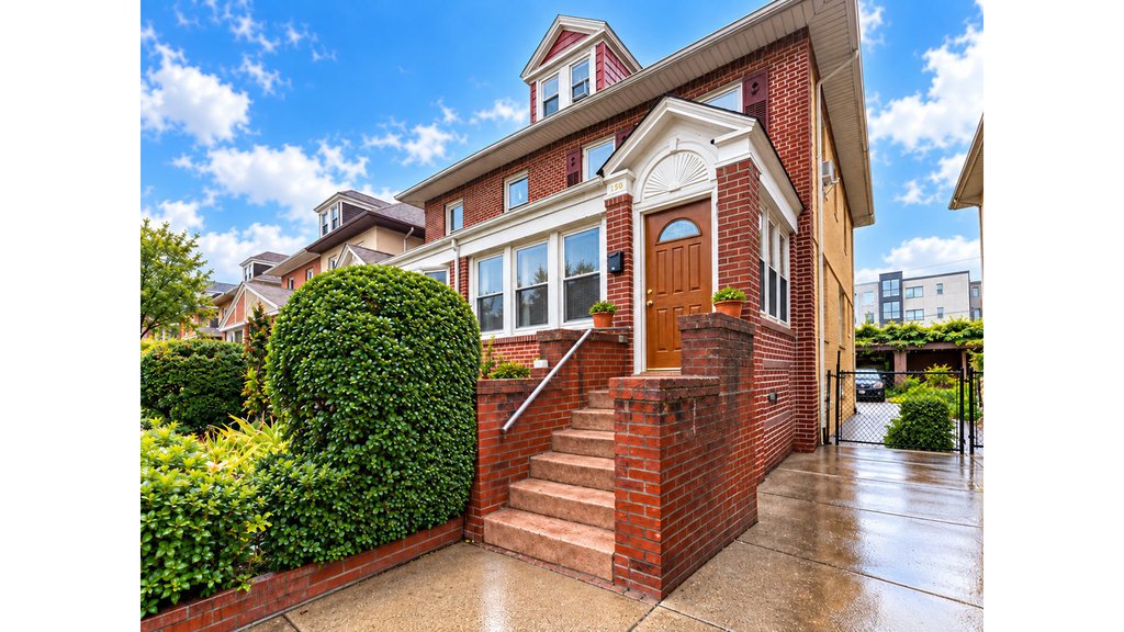 150 Sullivan Place – For Sale