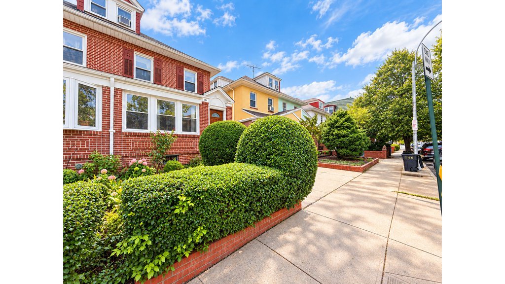 150 Sullivan Place – For Sale photo 30