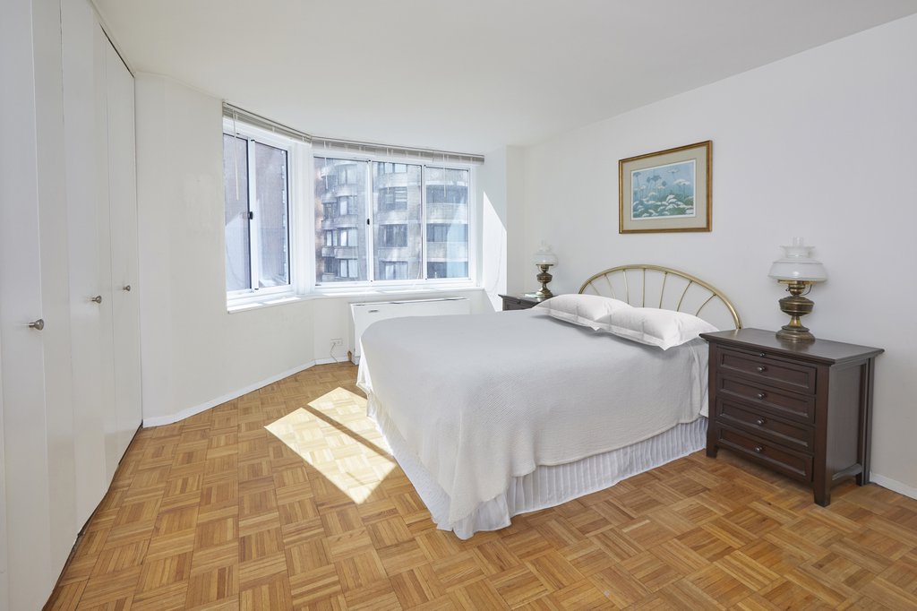 61 West 62nd Street, Unit 4E photo 3