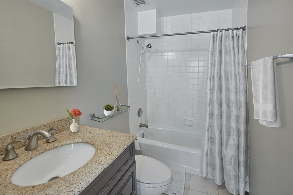 61 West 62nd Street, Unit 4E photo 4
